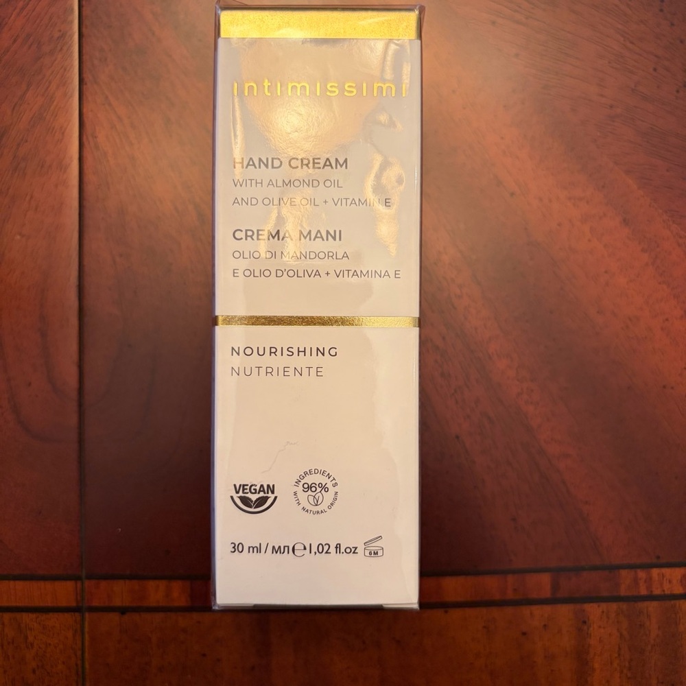 Intimissimi Gold and White Hand Cream